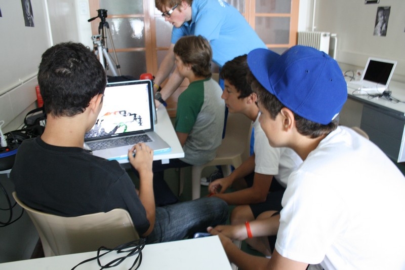 Village Camps International Summer Camp Leysin, Switzerland 2025-08-09 https://www.villagecamps.com/journals_admin/images/686-33-film (5).jpg